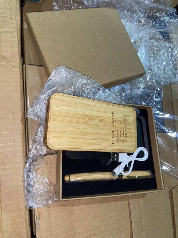 IMG_20241125_094413_504.jpg Bamboo power bank and pen