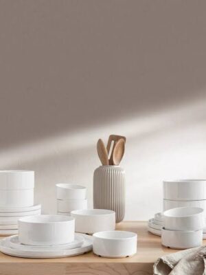 24pcs Stackable Porcelain Dinnerware Sets 

6 Cereal Bowls
6 Big Cereal Bowls
6 Salad Plates
6 Dinner Plates